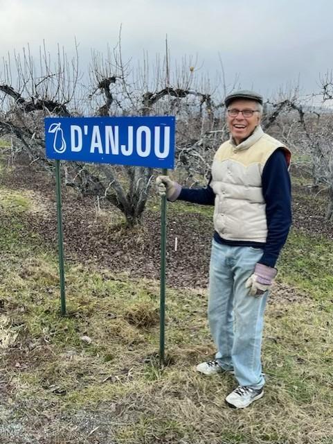 Main article image for story titled 'Wenatchee Confluence Rotary Club Brings Orchard Education to Highway 2'